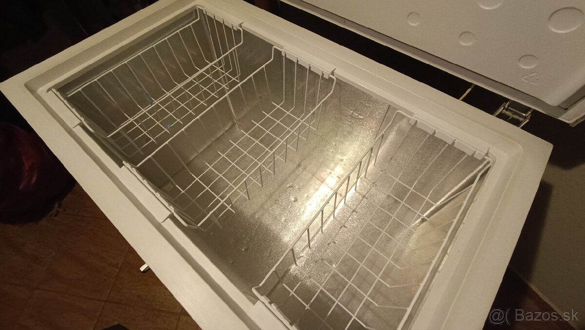 Truhlicová Electrolux mraznička 300L - 6