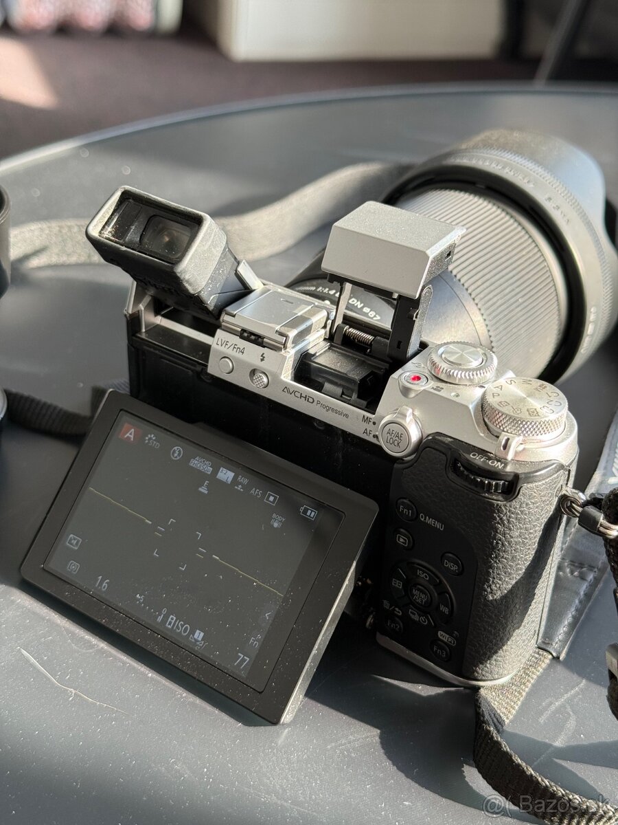 Panasonic LUMIX DMC-GX7 silver + Sigma 16mm 1.4 + OL45mm 1.8 - 6