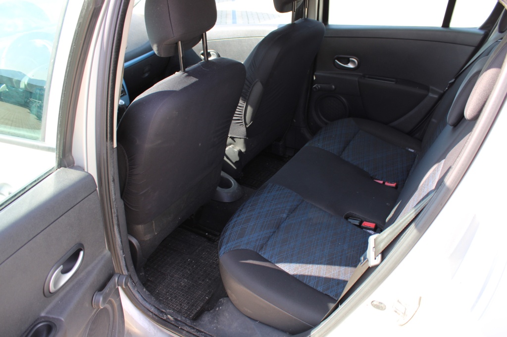 Renault Clio 1,2 i 16V 55 kW ICE - 6