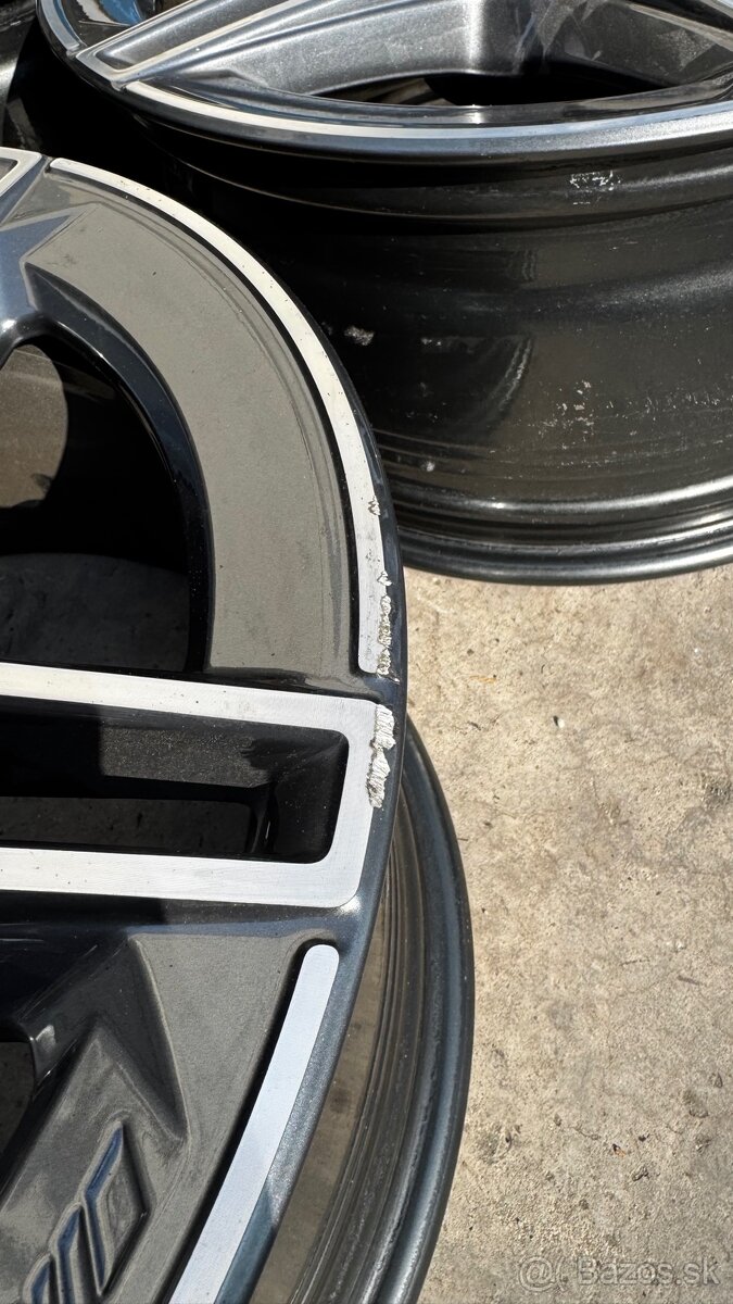 Elektróny Mercedes AMG 19" - 6