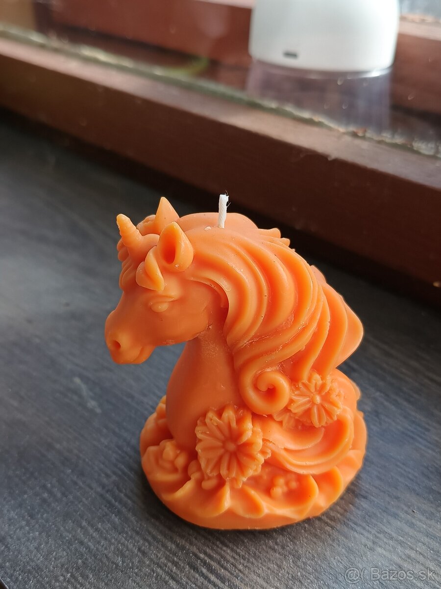 Domáce vyrobené sviečky a kytica - 6