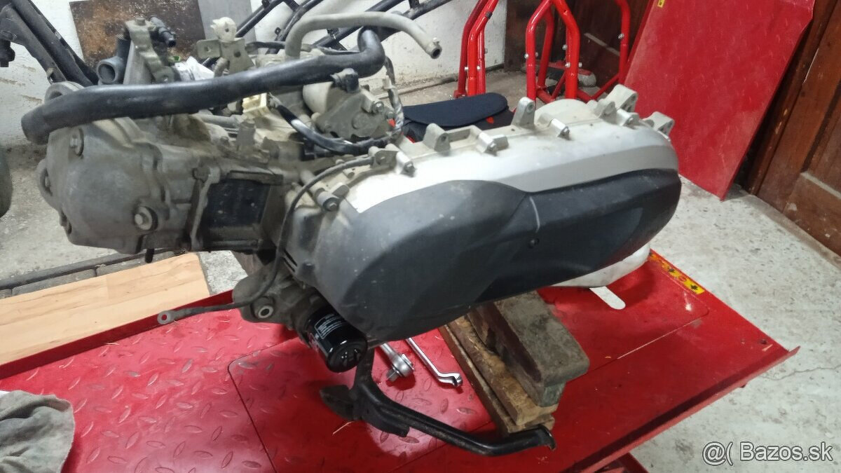 Piaggio X10, 350 - 6