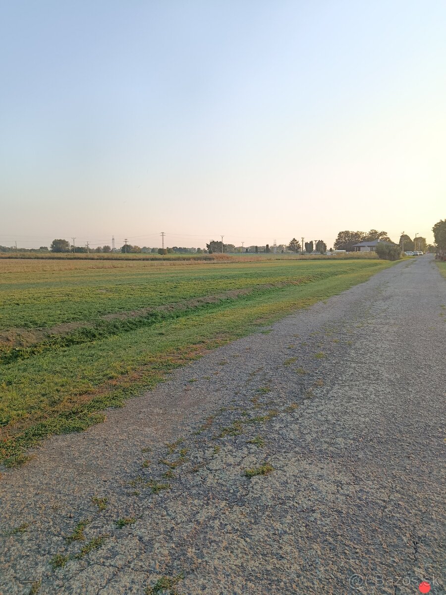 Predám stavebný pozemok v obci Hatalov - 6