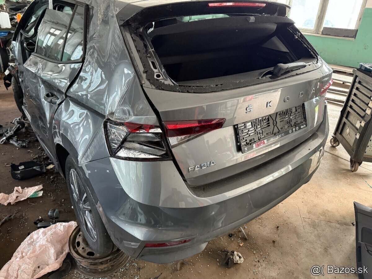 Rozpredam Škoda Fabia 4 IV 1.0 MPI DSGD 59kw 2024 - 6