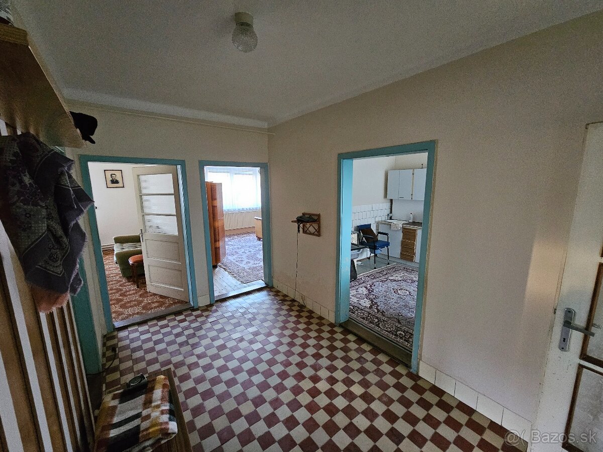 Predám rodinný dom vo Veľký Kostoľanoch na pozemku 2158 m² - 6