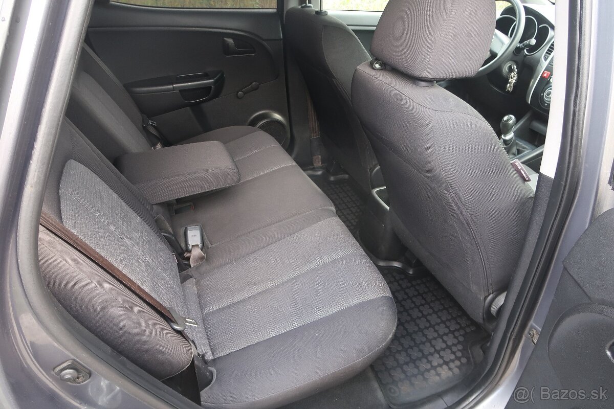 Kia Venga 1.4 66kw r.v. 2010 - 6