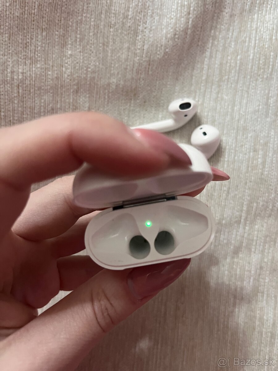 Apple AirPods 2 generácie - 6