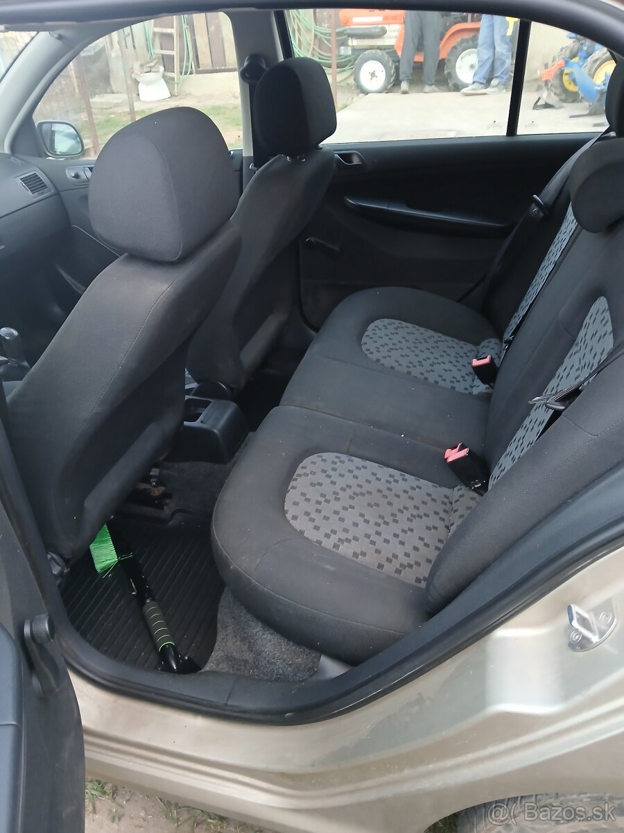 Předám ŠKODA FABIA - 6