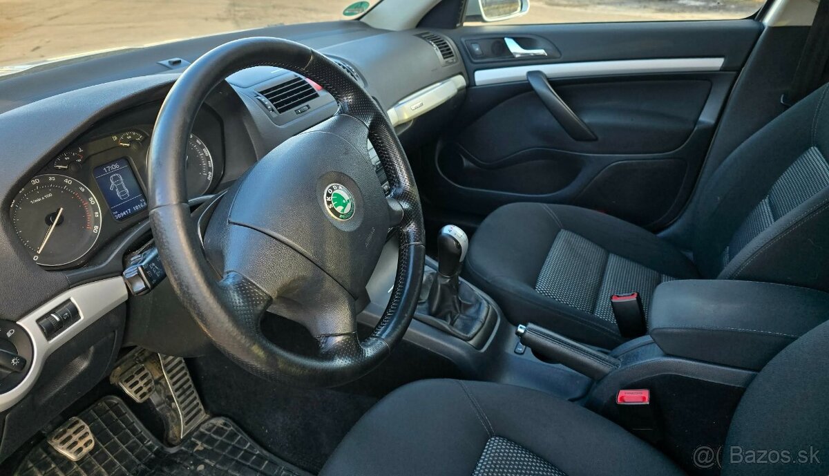 Skoda Octavia Scout - 6