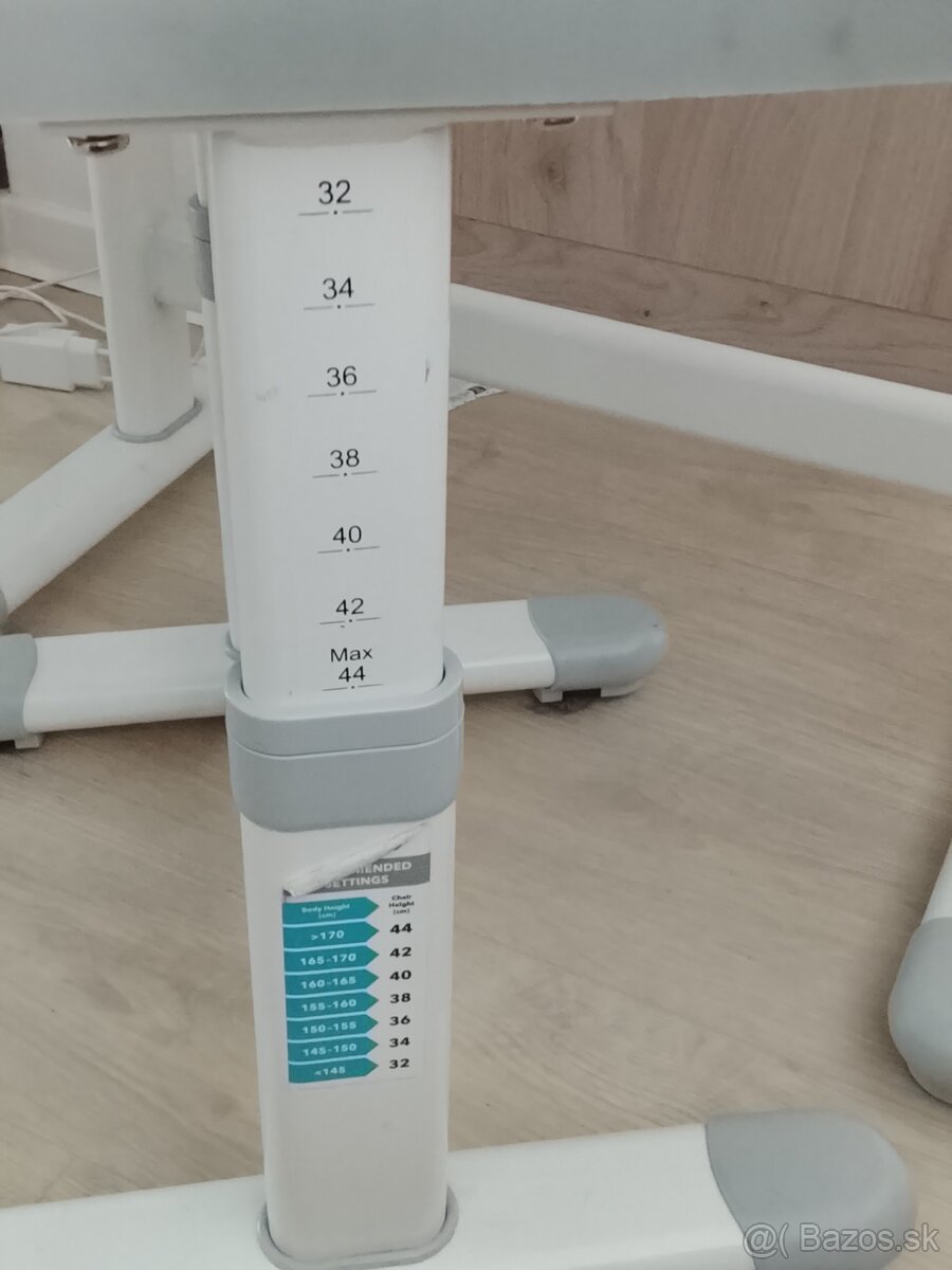 Detská posteľ a stolik - 6