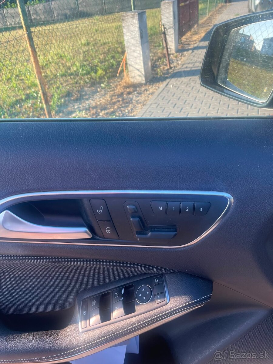 Mercedes A - 6