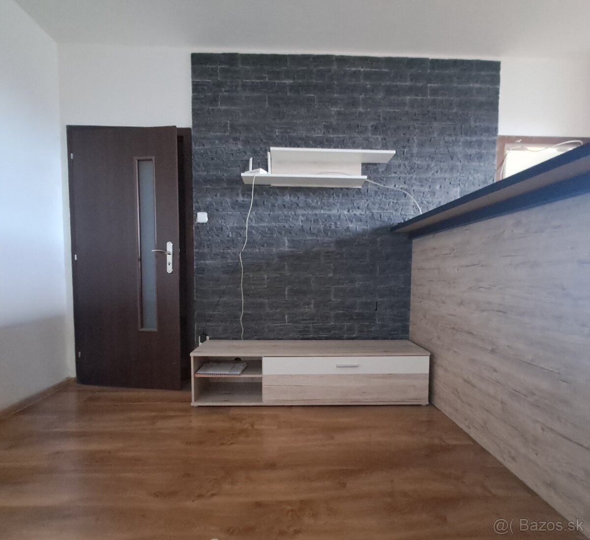 Prenajom 3,5izbovy byt Zlaté Moravce REZERVOVANÉ - 6