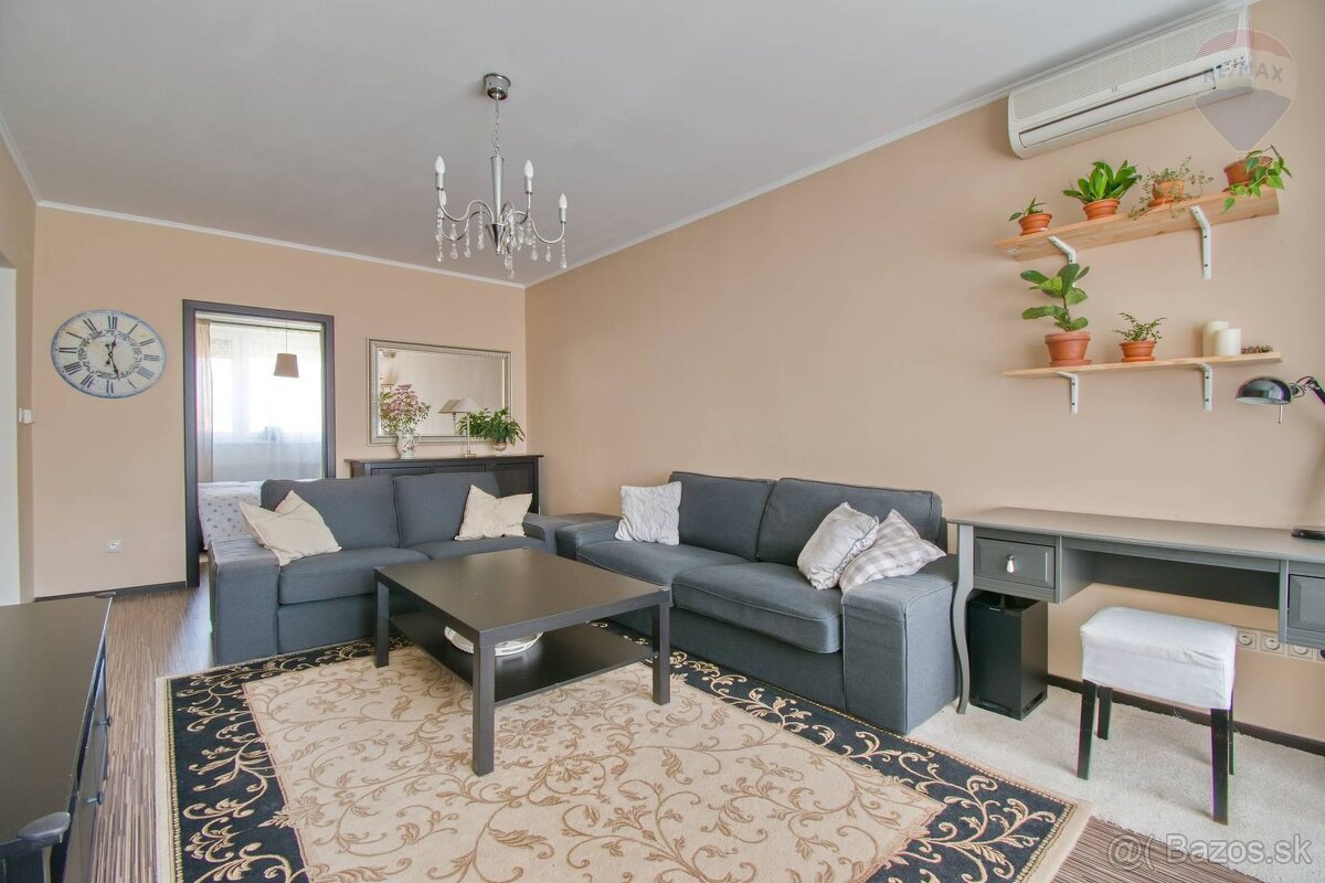 PREDAJ:3 izbový byt s garážou a záhradkou, blízko centra mes - 6