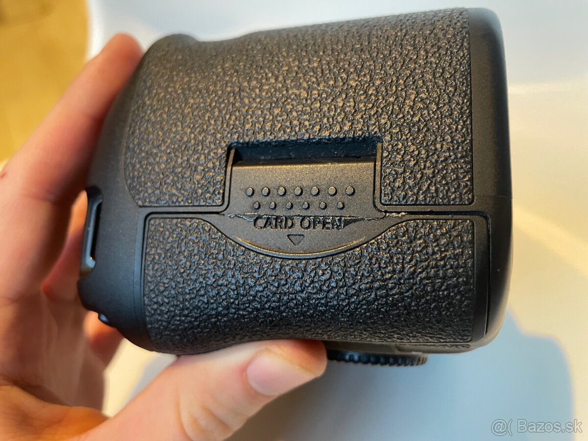 Canon EOS 7D Mark II DSLR telo + nabíjačka, 2 baterky - 6