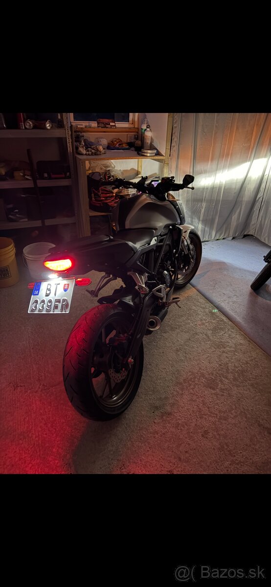 Honda cb125r - 6