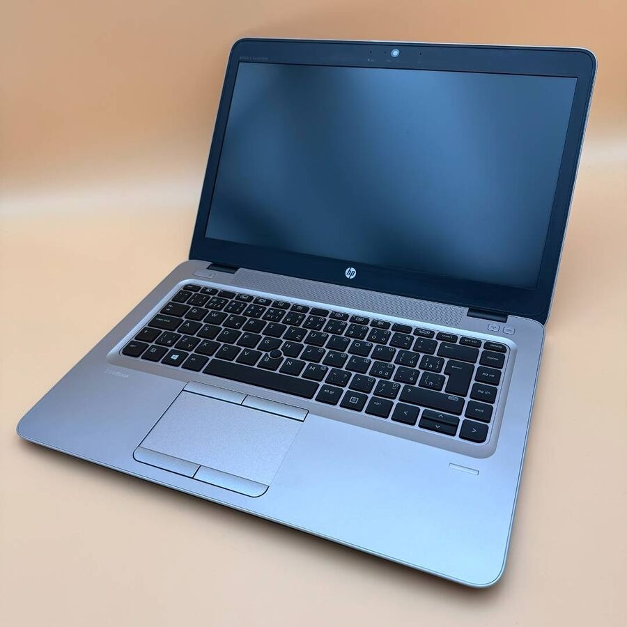 Notebook 14" HP.AMD PRO A10-8730B 4x2,40GHz.8gb ram.256gSSD - 6