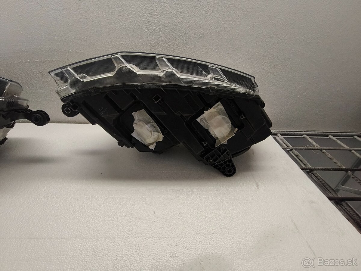 Škoda Octavia 3 predné bixenon D3S LED - 6