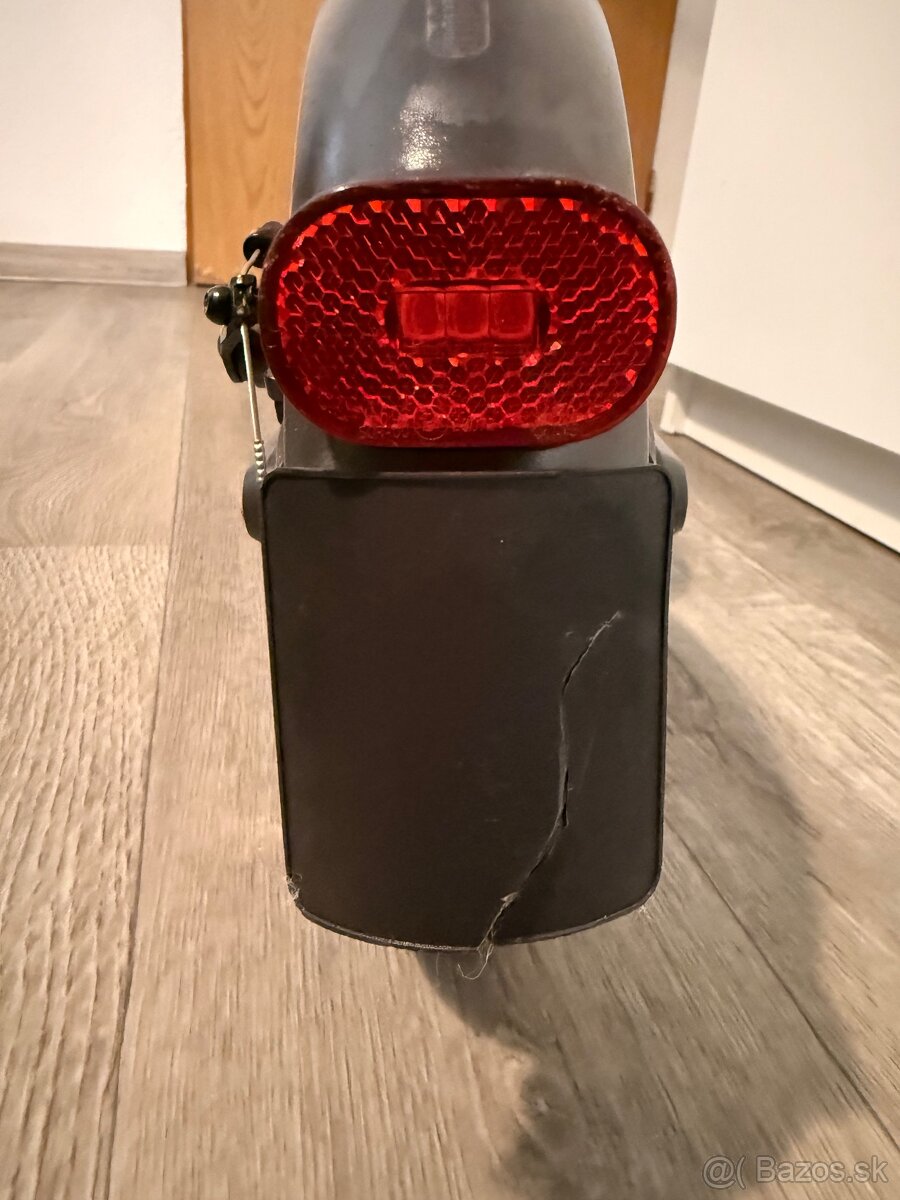 Elektrická kolobežka Xiaomi Mi Essential - 6