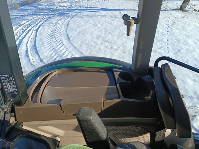 Traktor JD 5085 M - 6