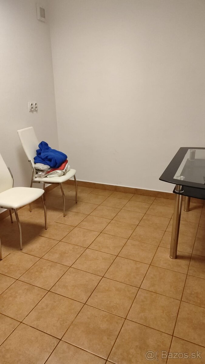 Prenajmem priestory pre ambulanciu vo Zvolene - 6