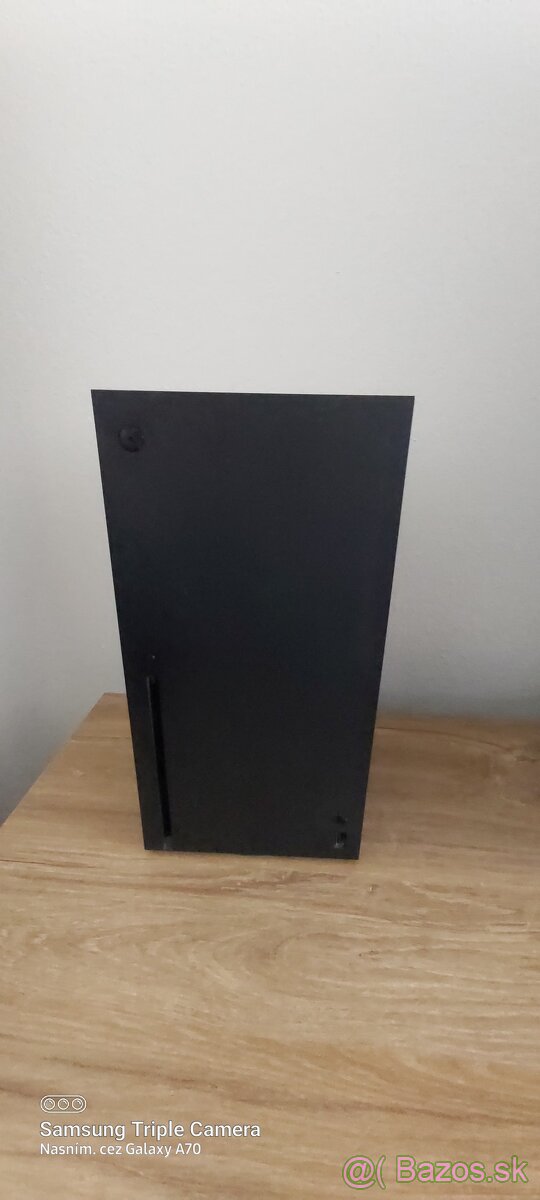 Xbox Series X + 2 ovládače + nabíjacia stanica + Blue-ray - 6