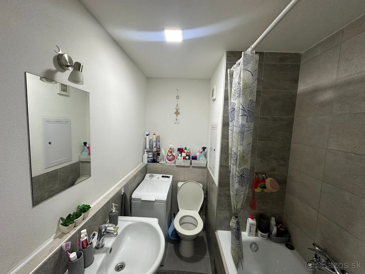 Prenájom 1-izbový byt Novomeského 520/1 Žiar nad Hronom - 6