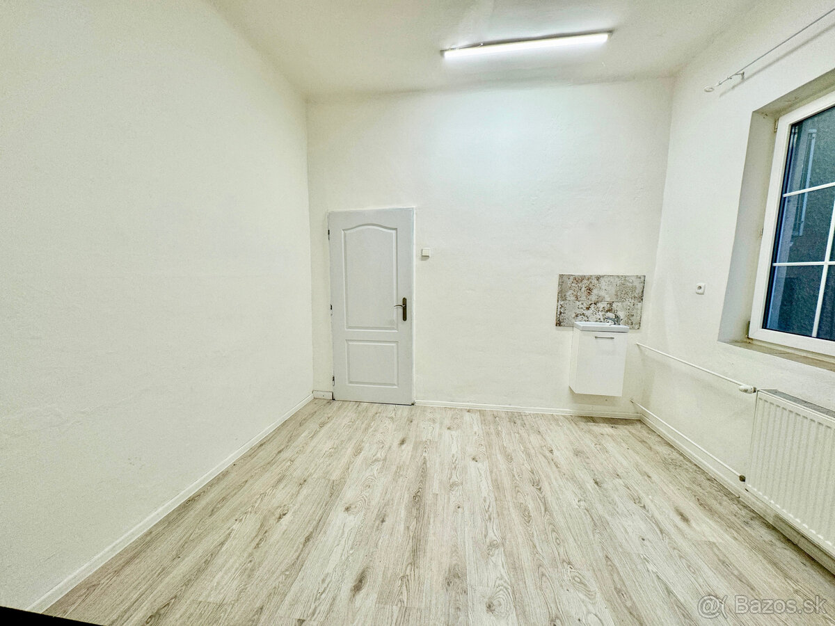 Ponúkame na prenájom atraktívne priestory s výmerou : 20 m2 - 6