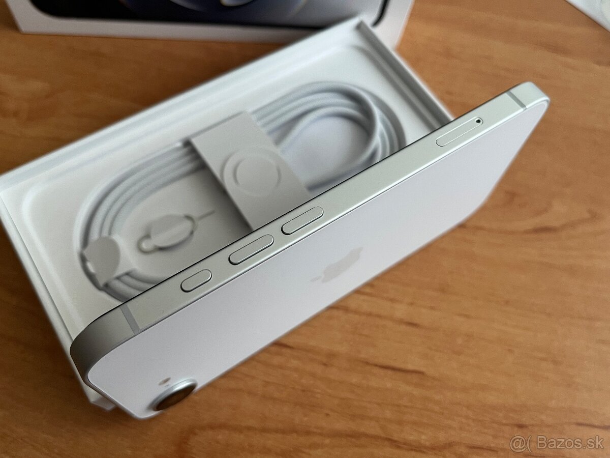 Apple iPhone 16e 128GB - 6