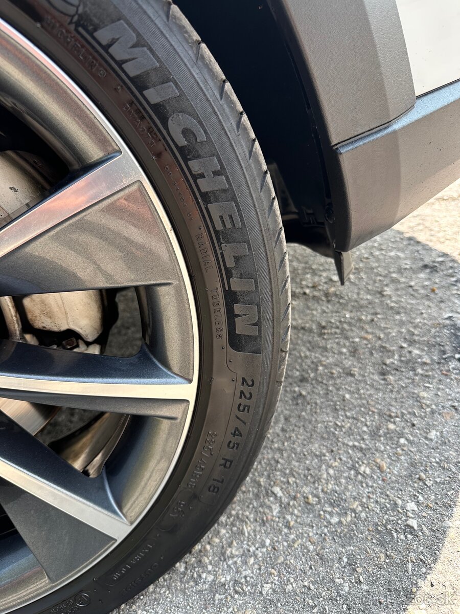 Škoda octavia combi scout - 6