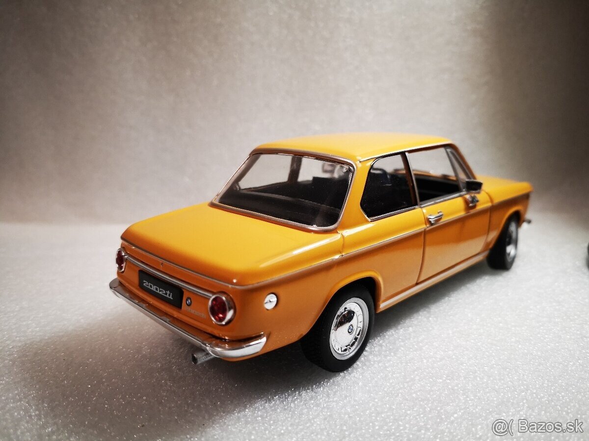 Predám nový zberateľský model veterána BMW 2002, - 6