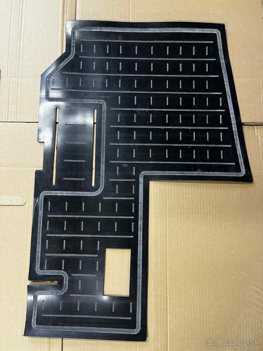 Gumová rohož Zetor 5511, 5611, 5711, 5745, 6711, 6745 ,6911. - 6