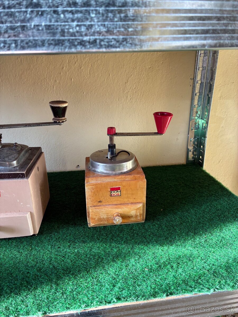 starožitný mlynček na kávu - 6