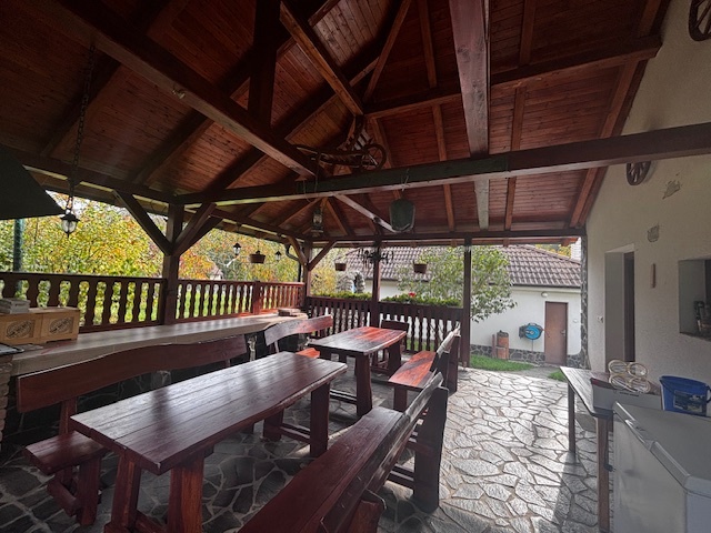 Dva rodinné domy v srdci Myjavských kopaníc – pokoj, príroda - 6