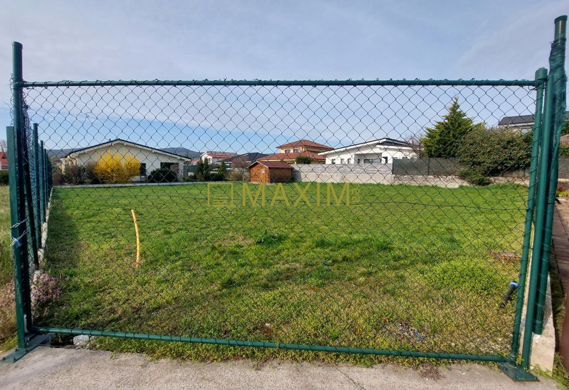 Ponúkame na dlhodobý prenájom pozemok na ulici Vavrinecká v - 6