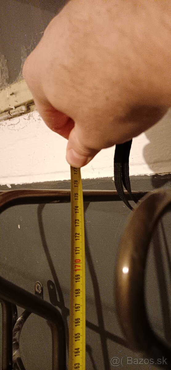 Predam kvalitny pevny kovovy vesiak - 6