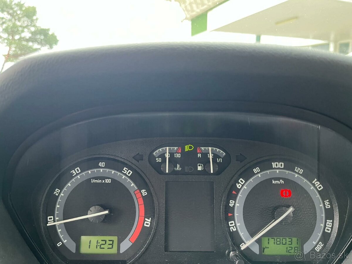 Škoda FABIA 1.2 HTP 40kW - 6