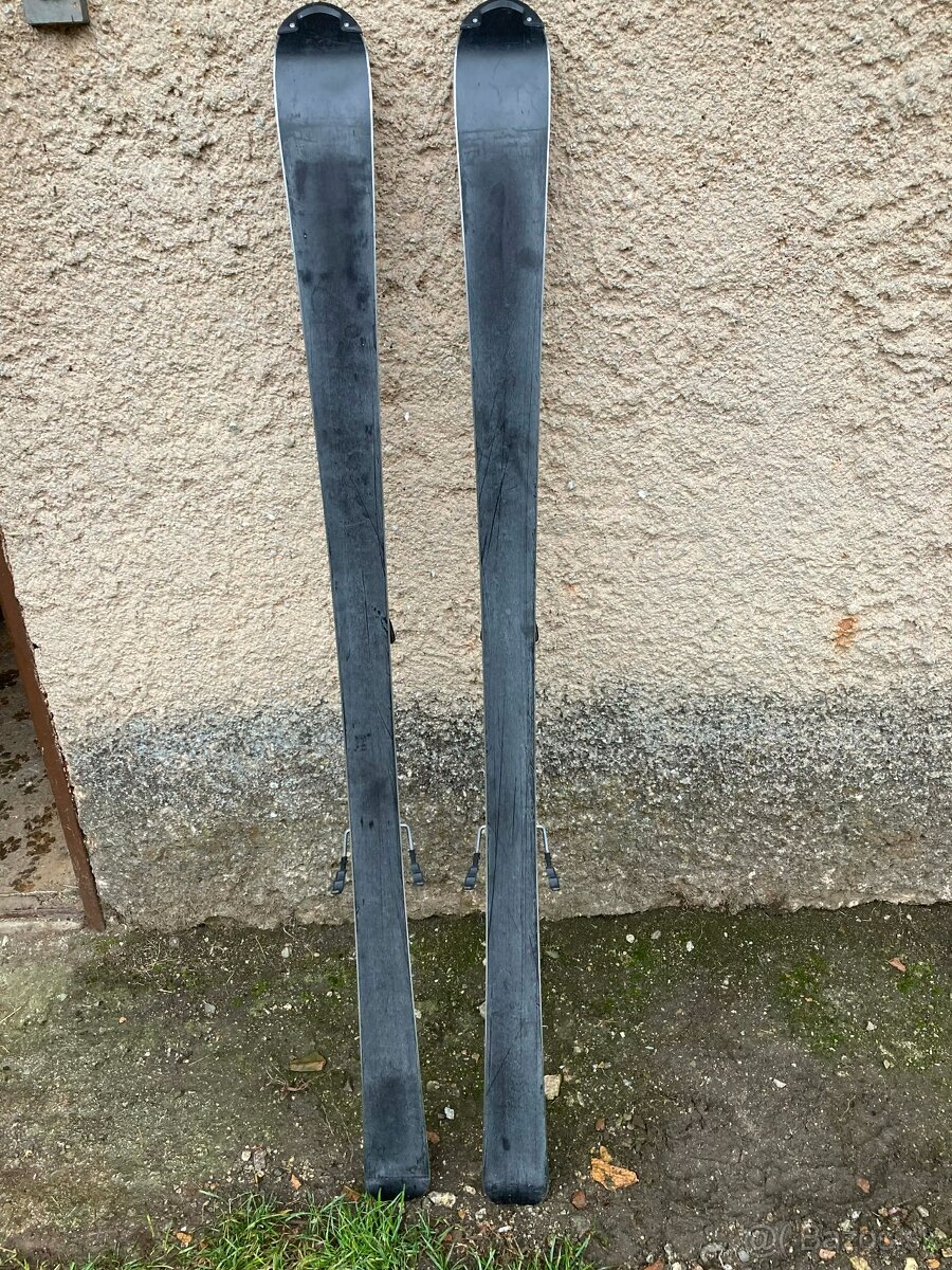 Predaj starších lyžiarok a lyží - 6