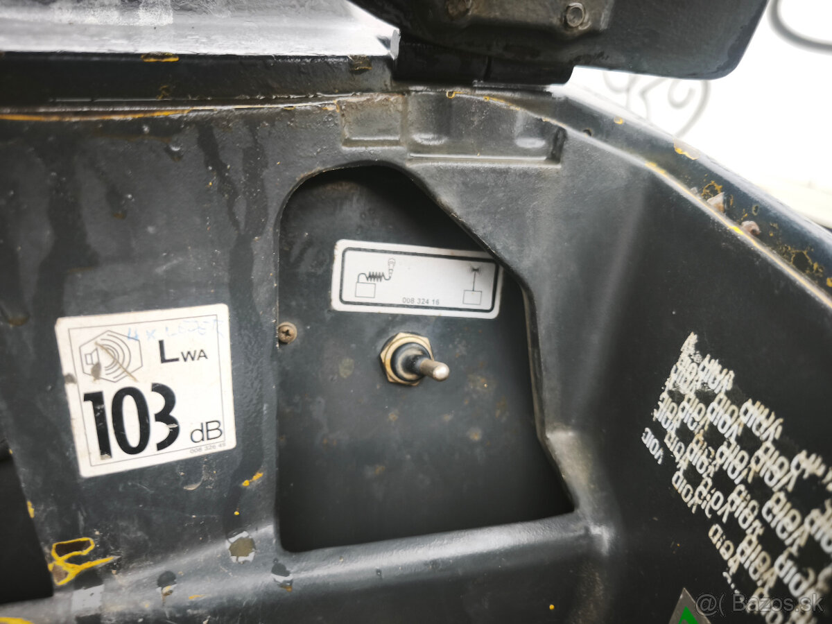 Vibracny valec. Jezkovy valec Bomag BMP 8500 rv2011 850m.h - 6