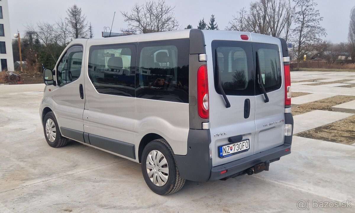 Opel Vivaro 2.5 CDTi 9 miest - 6