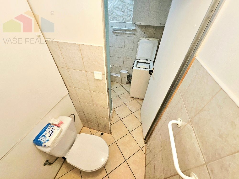 1 IZBOVÝ BYT BÁNOVCE NAD BEBRAVOU/ VEĹKOMETRÁŽNY / 42 m2/ BA - 6