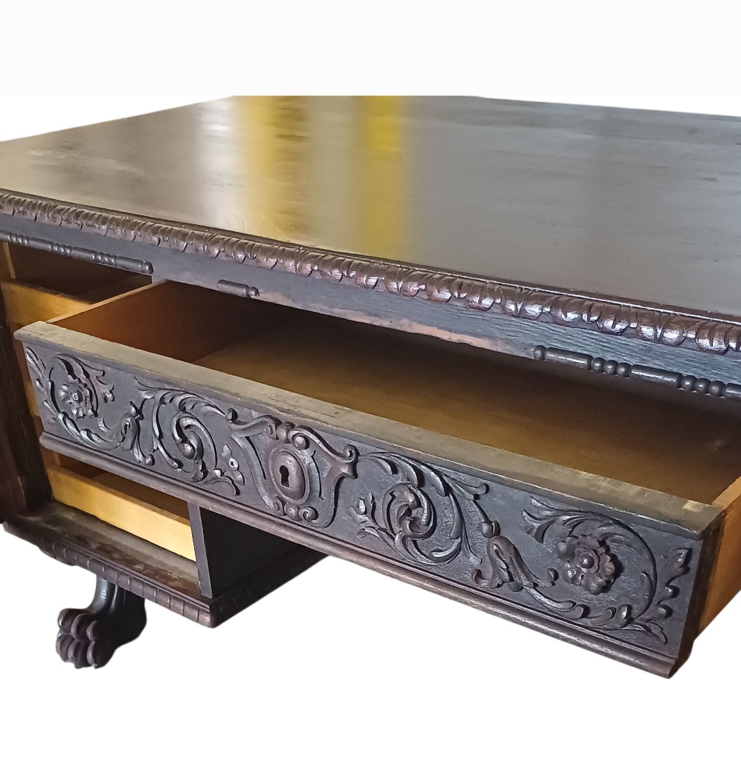 Staroẓ̌itný pisací stôl - 6