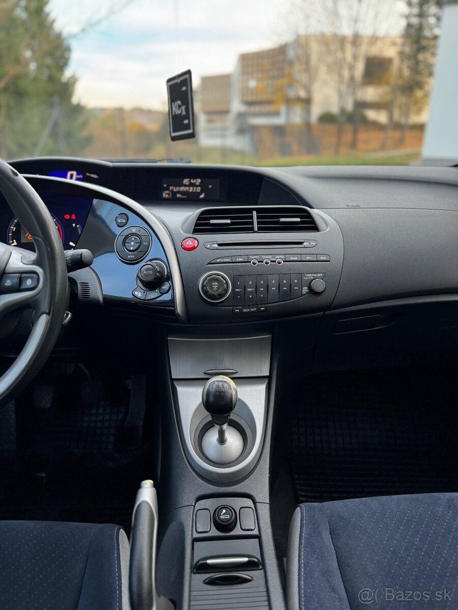 HONDA CIVIC 1.4i Comfort - 6