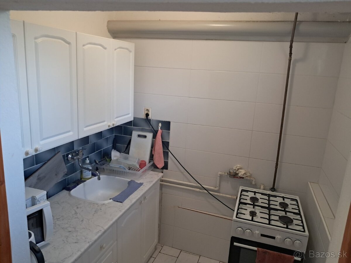 Investícia - Predám veľký RD ktorý ma zapísané 3byty na LV - 6