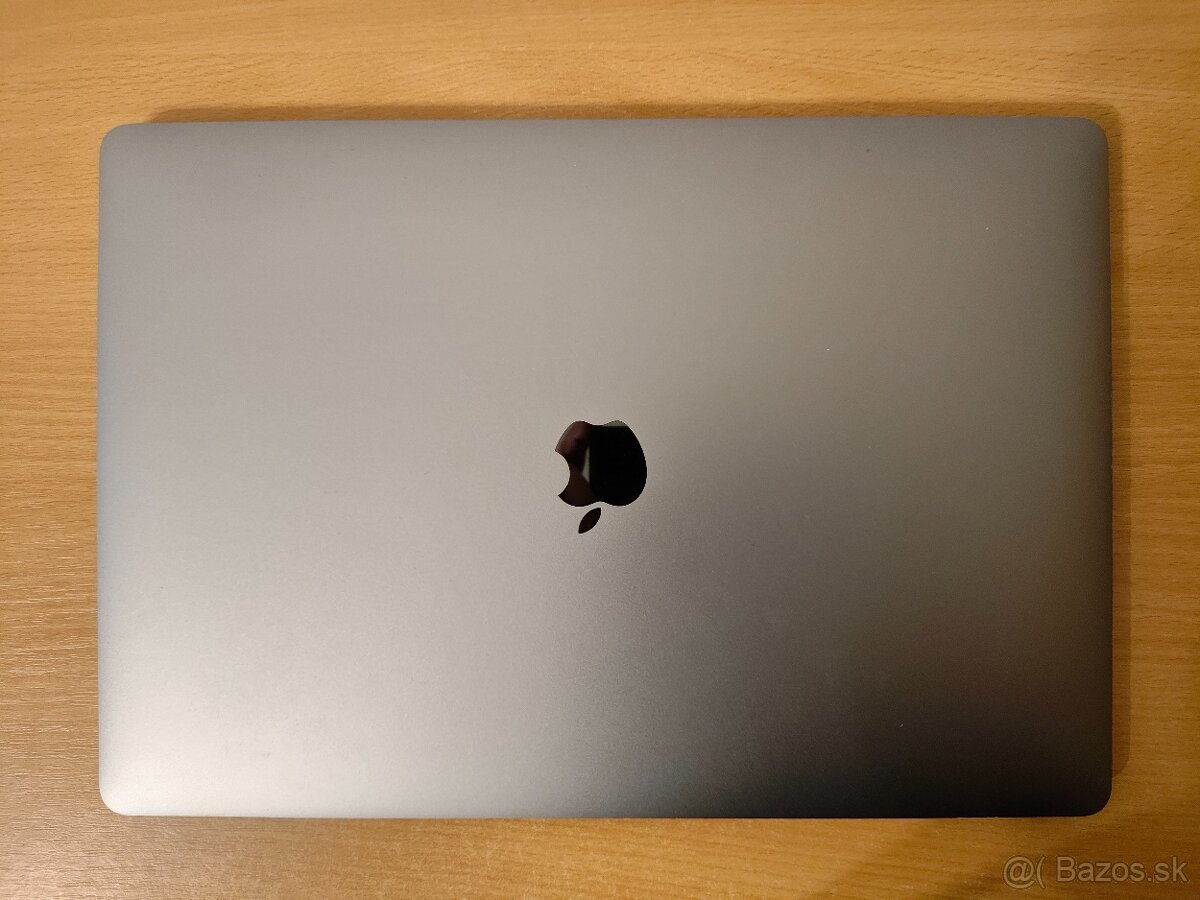 MacBook Pro 15 2018 | Core i7 • 16GB • SSD - 6