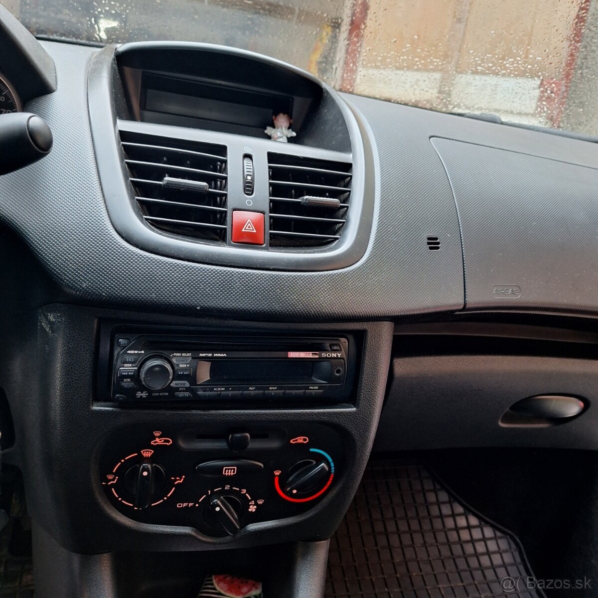 Predám Peugeot 206+ 1.4 benzín - 6