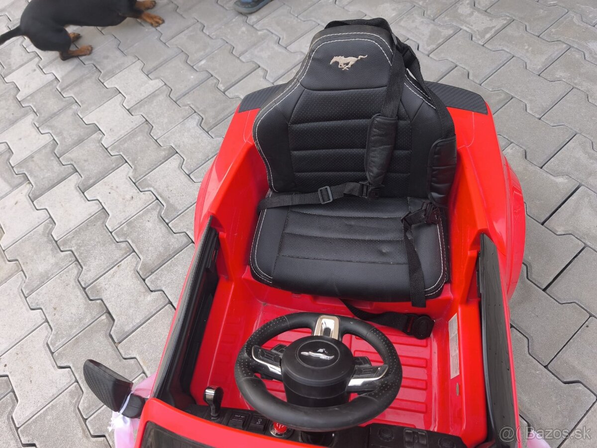 Autíčko - Mustang GT - 6