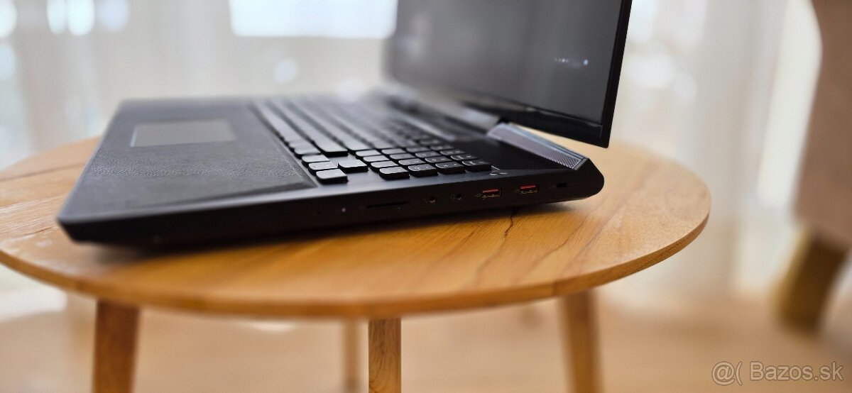 Lenovo Y910 herný notebook - 6