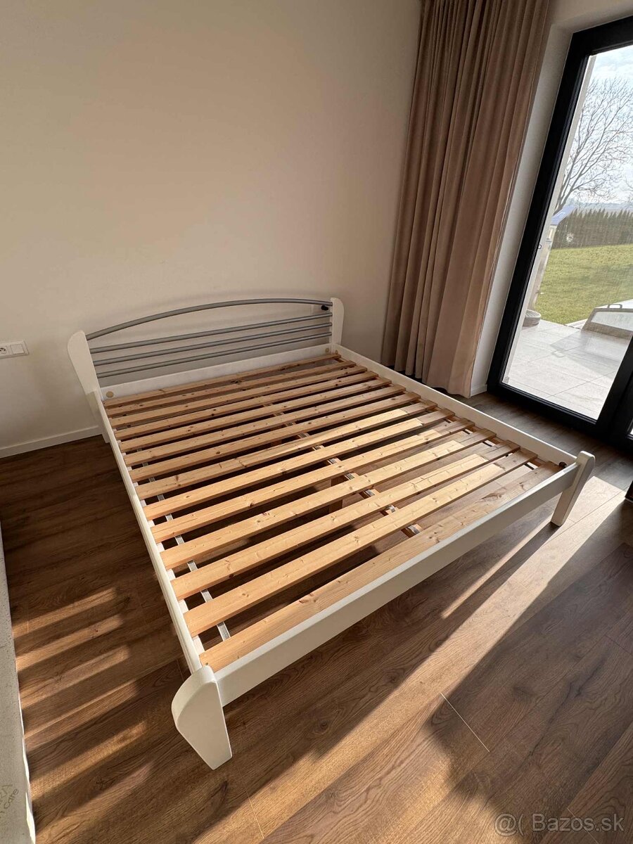 Drevená masívna posteľ - 6