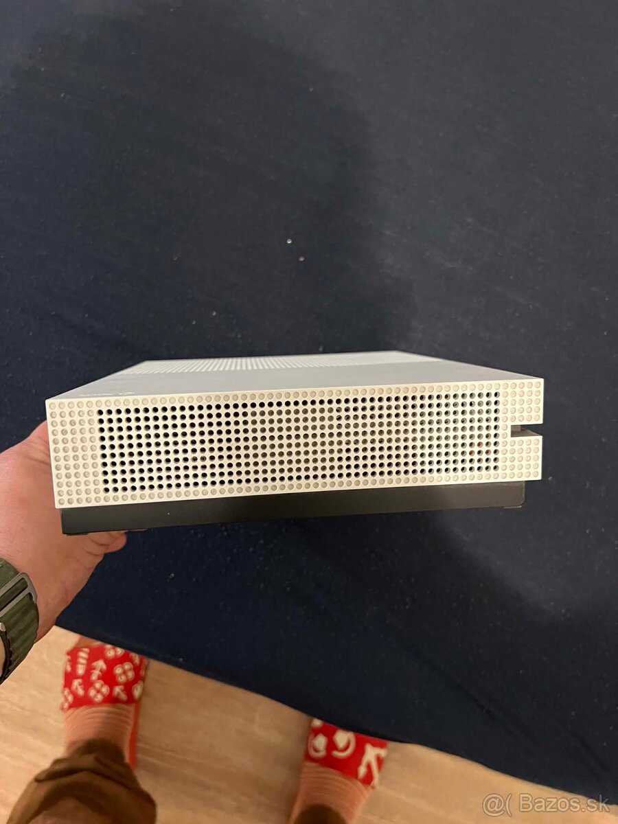Xbox One S 1TB - 6