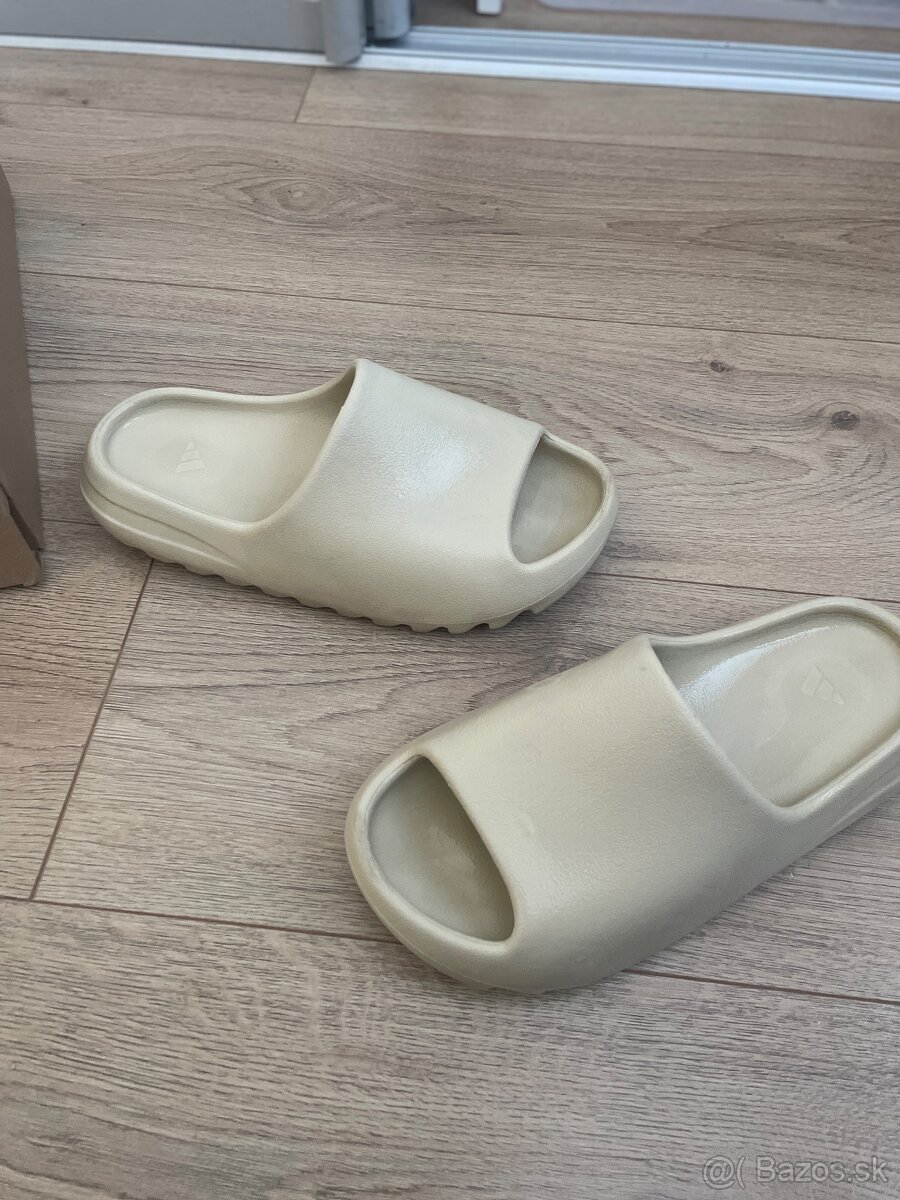 Yeezy Slides - 6